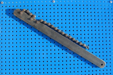 Med litt verktøy lager du enkelt din egen kjedepisk. Med litt verktøy lager du enkelt din egen kjedepisk.