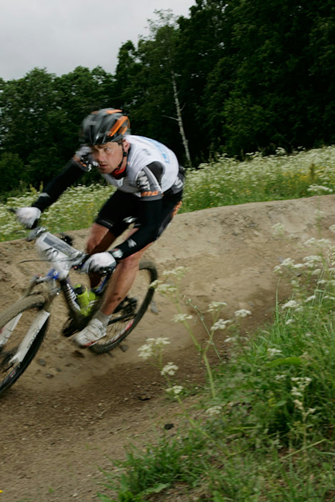 Bånn gass: Rune Høydahl (bildet) og Kristian Torgersen sikret seieren i de doserte svingene ned Hafjell i dag. Alle foto: Lars-Kristian Haugen Bånn gass: Rune Høydahl (bildet) og Kristian Torgersen sikret seieren i de doserte svingene ned Hafjell i dag. Alle foto: Lars-Kristian Haugen