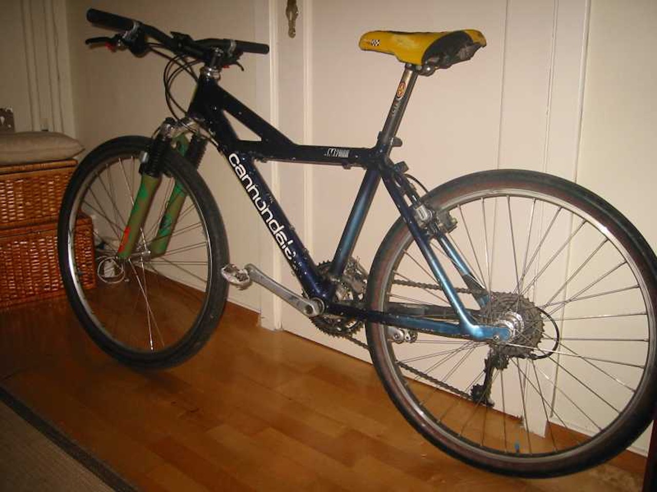 Til pers: Den gamle Cannondale M2000'en fra 1993 må gi tapt for en nykommer Til pers: Den gamle Cannondale M2000'en fra 1993 må gi tapt for en nykommer