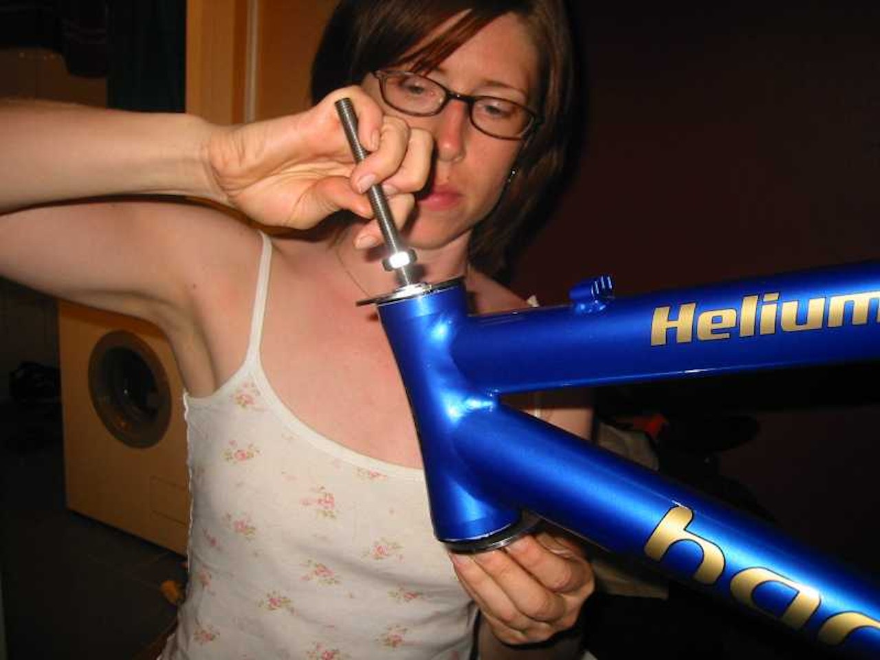 Styrelager: Ingrid i full sving med å installere styrelageret. Styrelager: Ingrid i full sving med å installere styrelageret.