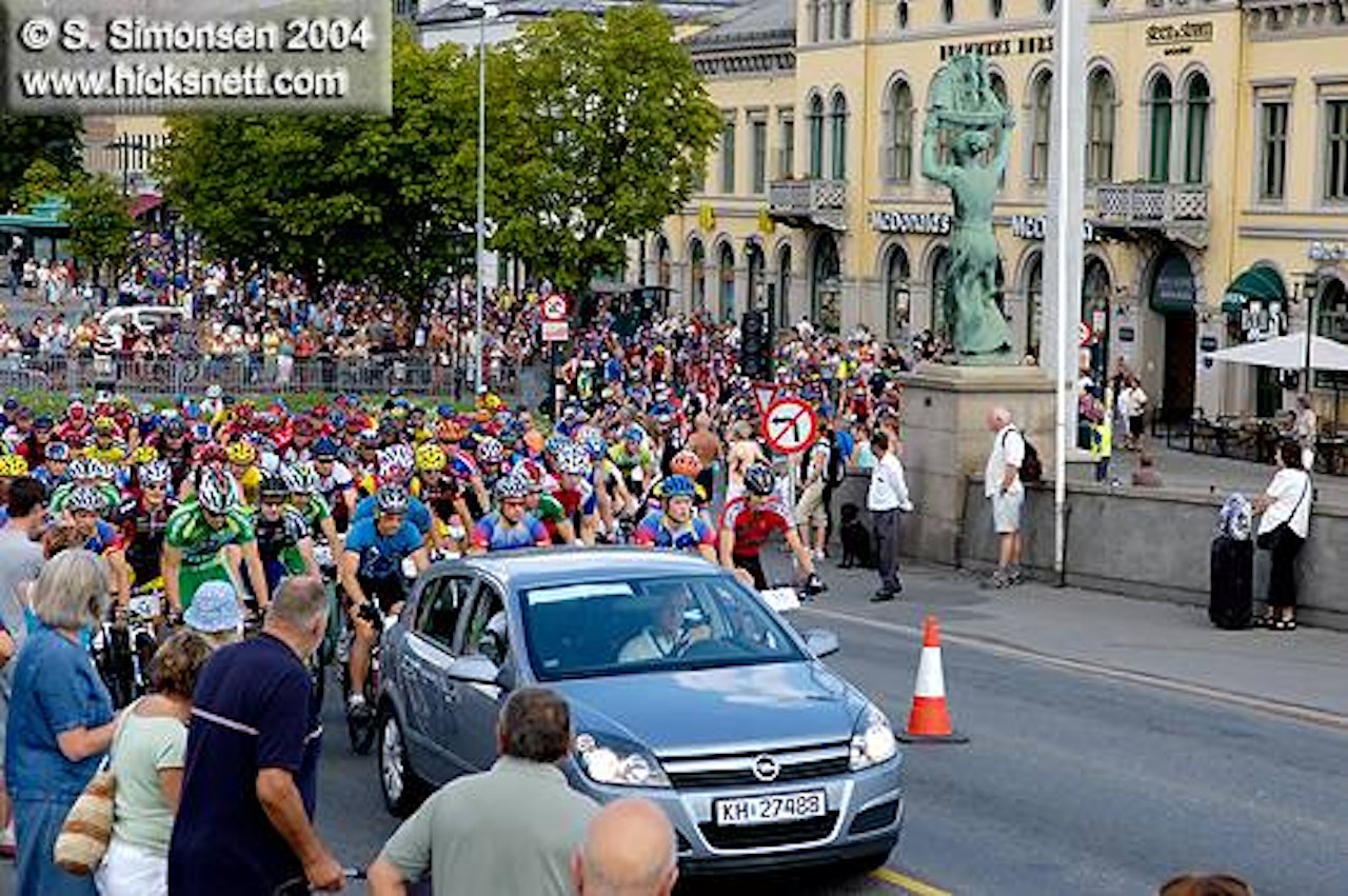 P4-rittet i Drammen ble rammet av en tragisk dødsulykke. P4-rittet i Drammen ble rammet av en tragisk dødsulykke.