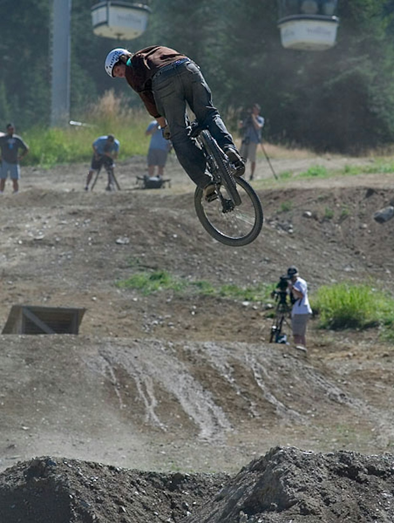 Trond Hansen ble nr 8 i Slopestyle og nr 3 i Dirt Jam Foto: Decline Magazine. Trond Hansen ble nr 8 i Slopestyle og nr 3 i Dirt Jam Foto: Decline Magazine.