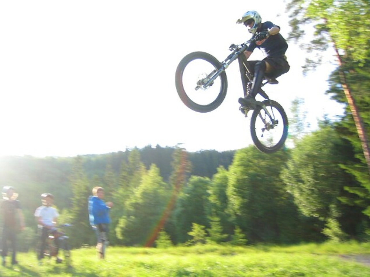 Incoming! Inn for landing ved Frognerseteren. Incoming! Inn for landing ved Frognerseteren.