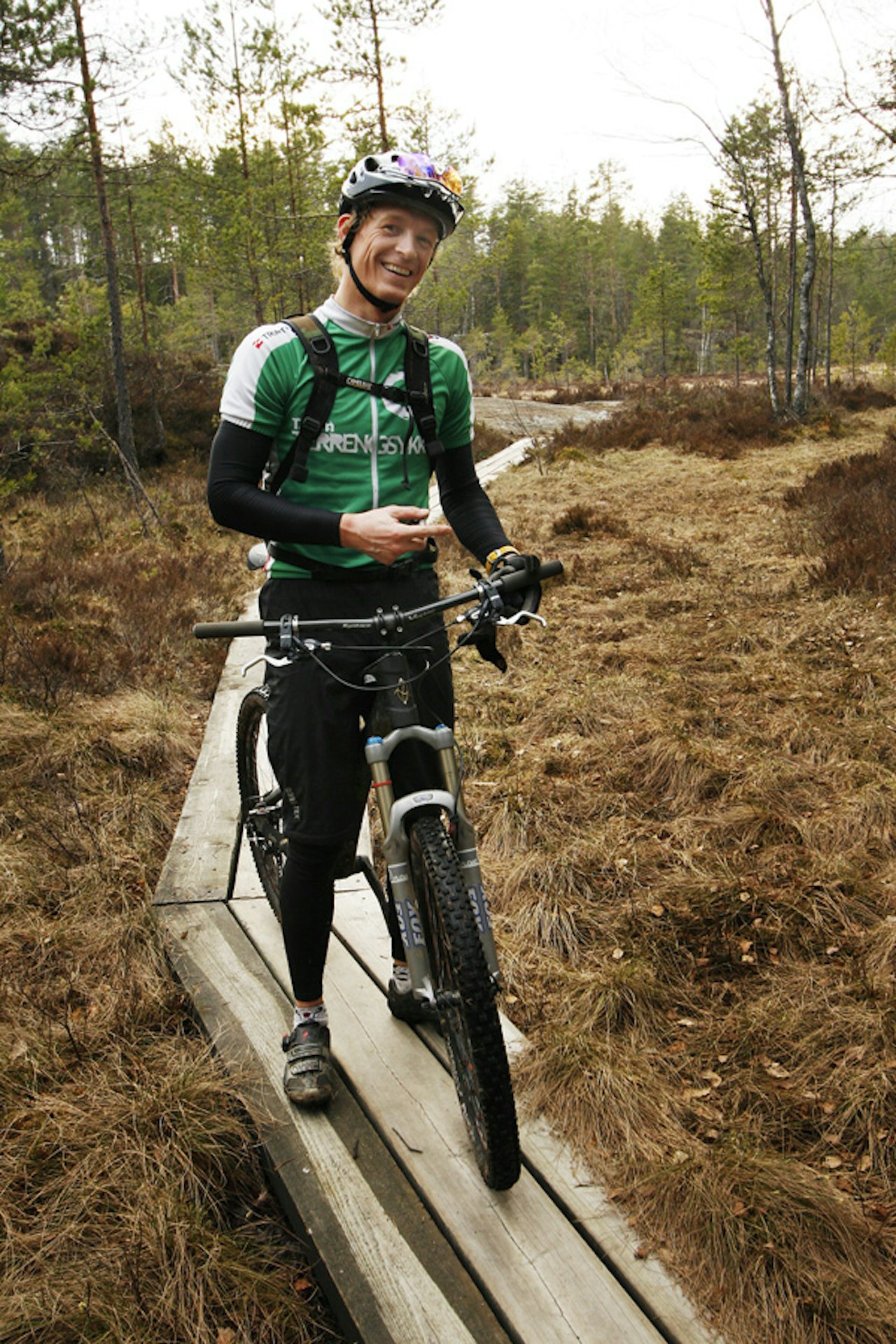 Prisbelønt: Terrengsykkel-redaktør Øyvind Aas på testkjøring av en Ibis Mojo SL mellom Sandbakken og Skjelbreia i Østmarka i forrige uke. I går vant Terrengsykkel journalistikkpris for sine tester. Prisbelønt: Terrengsykkel-redaktør Øyvind Aas på testkjøring av en Ibis Mojo SL mellom Sandbakken og Skjelbreia i Østmarka i forrige uke. I går vant Terrengsykkel journalistikkpris for sine tester.