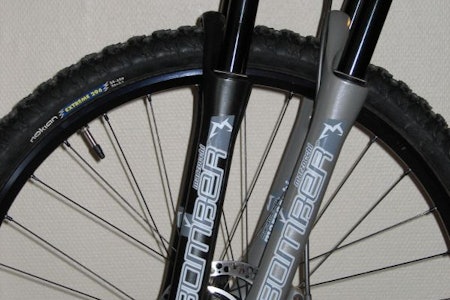 Elle melle: XC i mørkegrått, SL i lysegrått til høyre. Elle melle: XC i mørkegrått, SL i lysegrått til høyre.