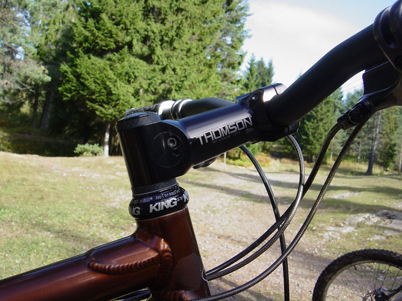 Blækk bjuti: Vi har tidligere uttrykt begeistring for Thomsons komponenter, og er glade for at de endelig er å få kjøpt i Norge igjen. Blækk bjuti: Vi har tidligere uttrykt begeistring for Thomsons komponenter, og er glade for at de endelig er å få kjøpt i Norge igjen.