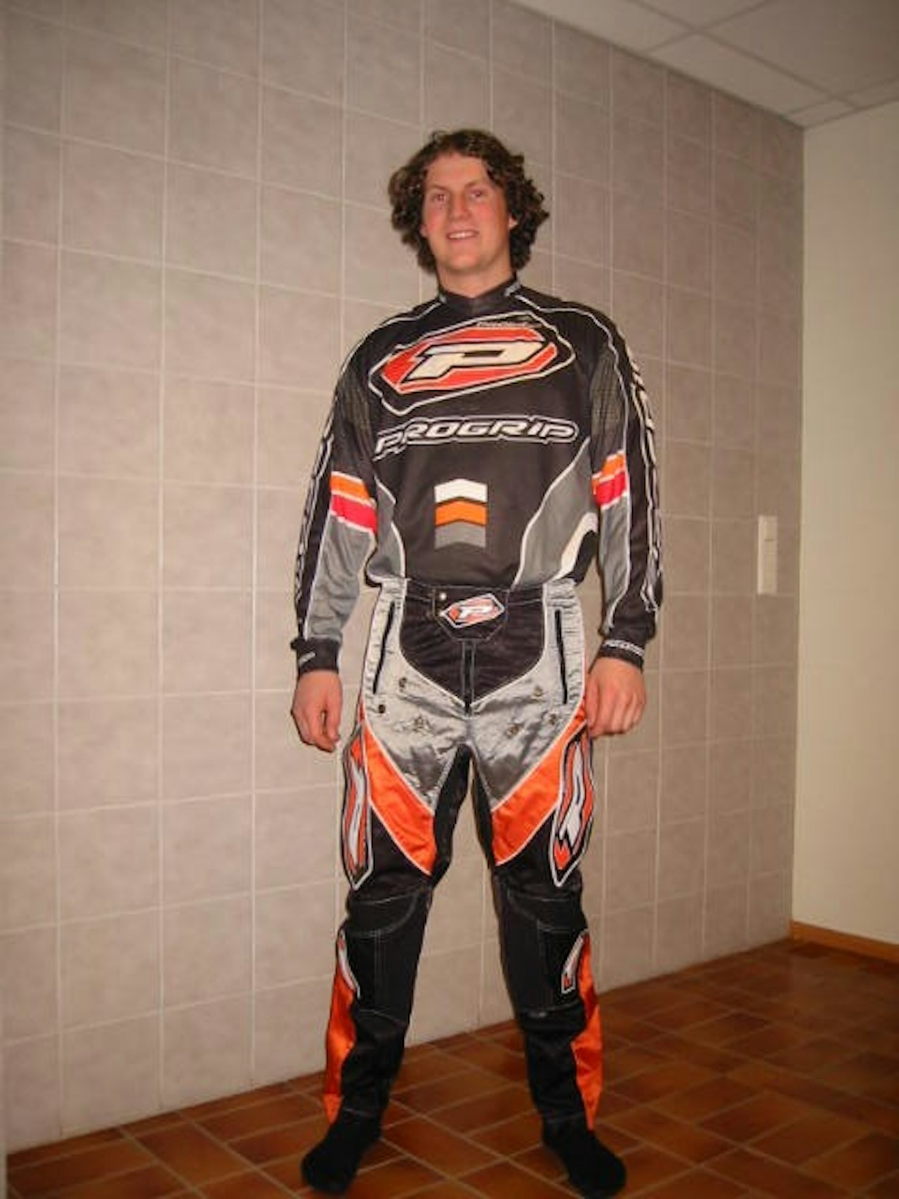 Se opp for denne mannen! For anledningen foreviget med sin nye Progrip drakt. Se opp for denne mannen! For anledningen foreviget med sin nye Progrip drakt.