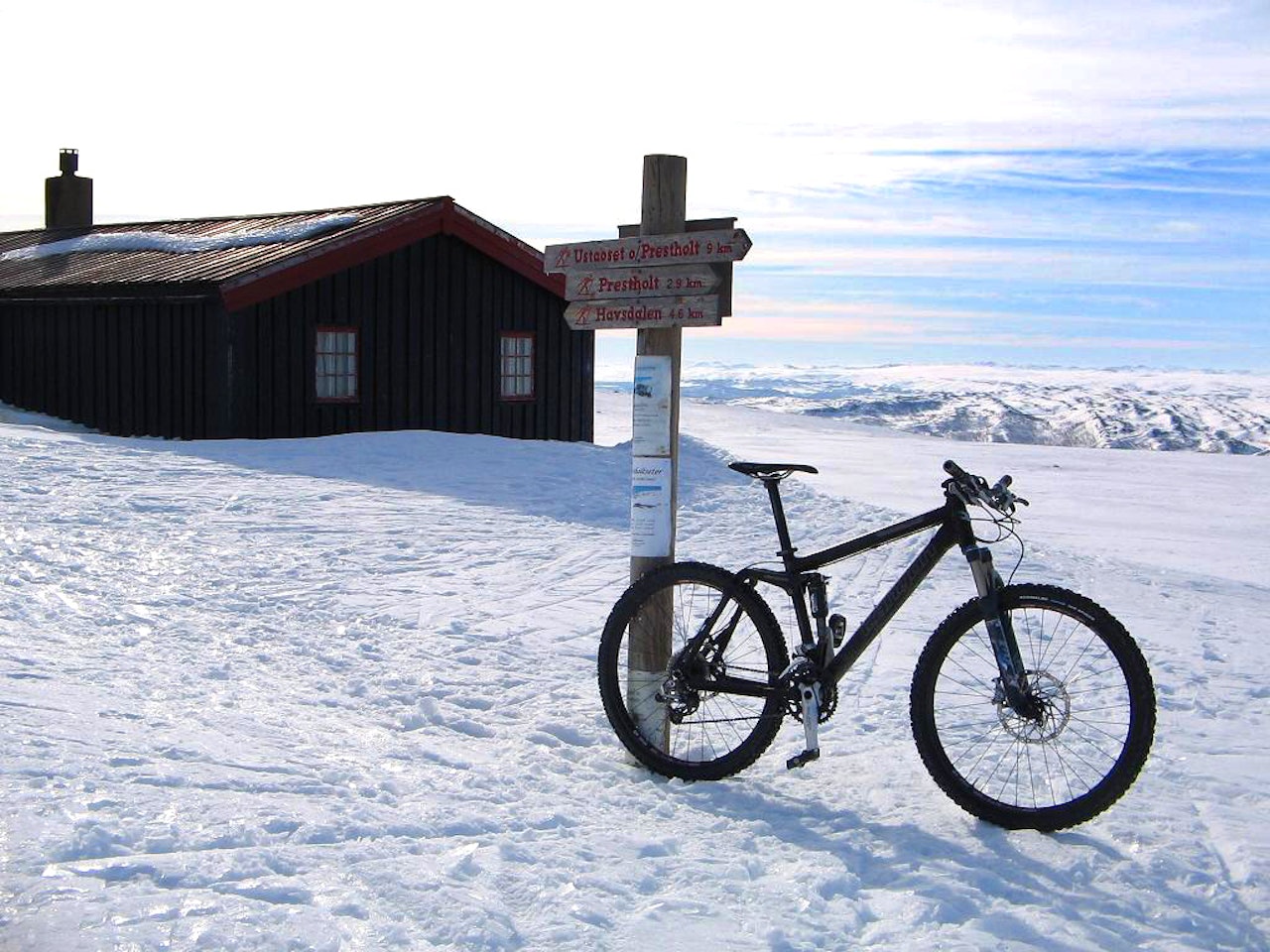 Vintermoro: Fjellområdene rundt Geilo byr på sykkelmuligheter året rundt. Helga 8. - 9. mars kan du prøve sykkelen både i anlegget og på høyfjellet. Foto: Nina Gässler Vintermoro: Fjellområdene rundt Geilo byr på sykkelmuligheter året rundt. Helga 8. - 9. mars kan du prøve sykkelen både i anlegget og på høyfjellet. Foto: Nina Gässler