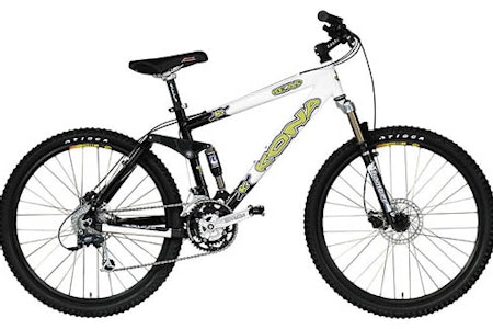 Hard Rocx har tatt inn Kona i mange år, men satser nå på sitt eget merke.Hvis Kona Europes svenske representant gjør jobben sin, kommer 2002-modellen Kona Bear til Norgeneste år. Hard Rocx har tatt inn Kona i mange år, men satser nå på sitt eget merke.Hvis Kona Europes svenske representant gjør jobben sin, kommer 2002-modellen Kona Bear til Norgeneste år.