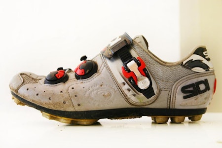 Italiensk: Sidi Action SRS – en hissig racingsko, knallstiv og smekk full av finjusteringsmuligheter. Italiensk: Sidi Action SRS – en hissig racingsko, knallstiv og smekk full av finjusteringsmuligheter.