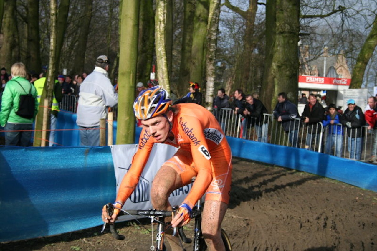 Lars Boom er den nye store stjernen i Nederlandsk sykling. I fjor vant U23-VM i både cyclo-cross og tempo. Lars Boom er den nye store stjernen i Nederlandsk sykling. I fjor vant U23-VM i både cyclo-cross og tempo.