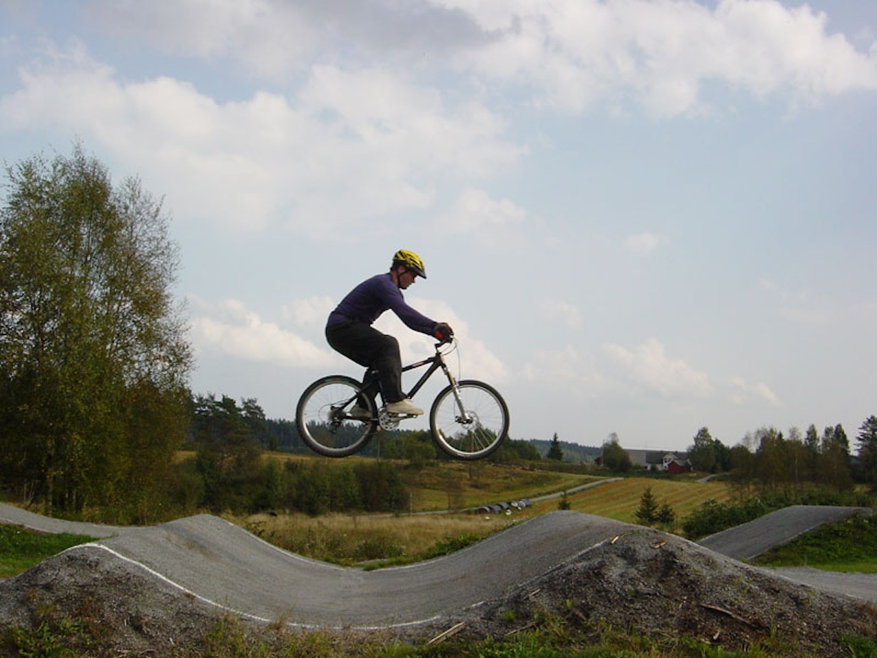 Sprett!Man får testet egenskapene sine i Aremark, når det sitter er det utrolig morsomt. Sprett!Man får testet egenskapene sine i Aremark, når det sitter er det utrolig morsomt.