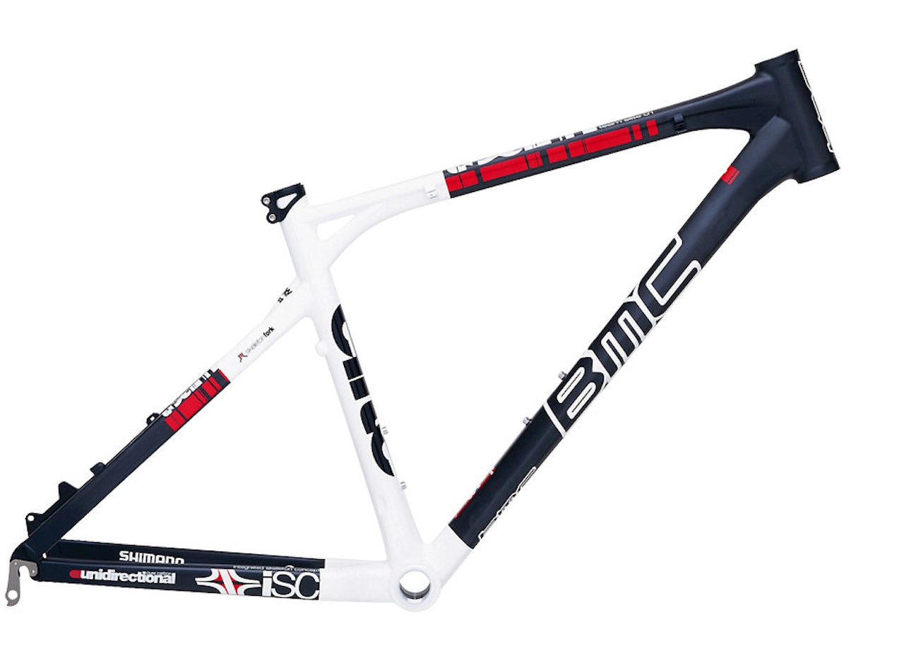 BMCs Team Elite 01 har blitt trukket fra markedet. Nok rammer som tilfredstiller kravene er likevel produsert til at BMC-sponsa utøvere kan sykle på karbonramme i 2008. BMCs Team Elite 01 har blitt trukket fra markedet. Nok rammer som tilfredstiller kravene er likevel produsert til at BMC-sponsa utøvere kan sykle på karbonramme i 2008.