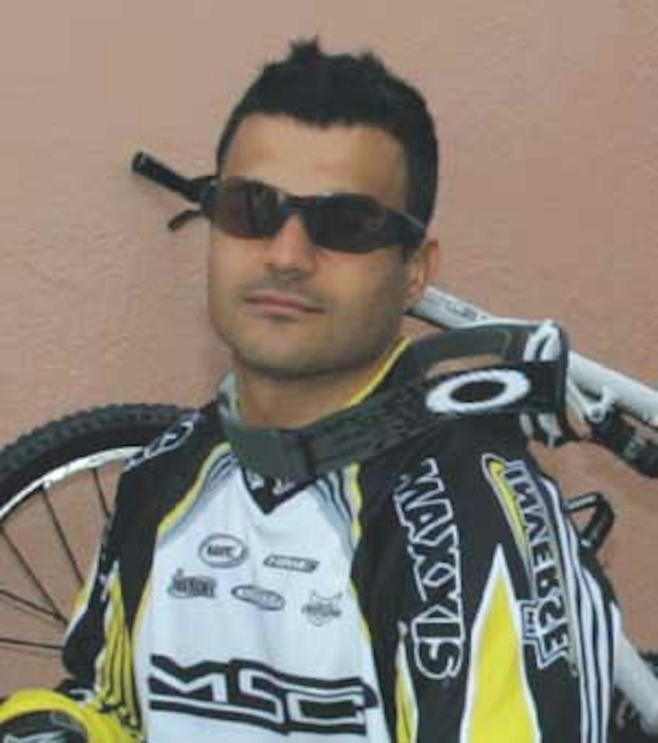 David Vazquez har levert varene i flere år som en av verdens beste utforsyklister. Etter 2007-sesongen er han ranket som nummer 5 i verden. David Vazquez har levert varene i flere år som en av verdens beste utforsyklister. Etter 2007-sesongen er han ranket som nummer 5 i verden.