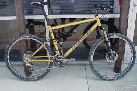 LX Gold? Neppe. Turner har valgt litt Bling, Bling, denne gang. Hørte jeg Pimpish? LX Gold? Neppe. Turner har valgt litt Bling, Bling, denne gang. Hørte jeg Pimpish?