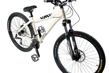 UMF Hardy i blekgul utførsel. UMF Hardy i blekgul utførsel.