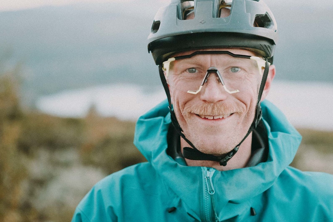ALTMULIGMANNEN: Det er vanskelig å nevnte Beitostølen og terrengsykling uten å nevne Kasper Madsen i samme slengen. Han jobber som guide med å vise fram stiene. Stisykling-Beitostølen-Valdres-4