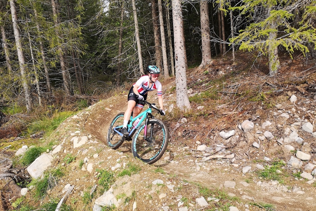 Marit Sveen kom på tredjeplass i den åttende runden av årets rundbane-Norgescup. Foto: Davis Haugen Marit Sveen kom på tredjeplass i den åttende runden av årets rundbane-Norgescup. Foto: Davis Haugen