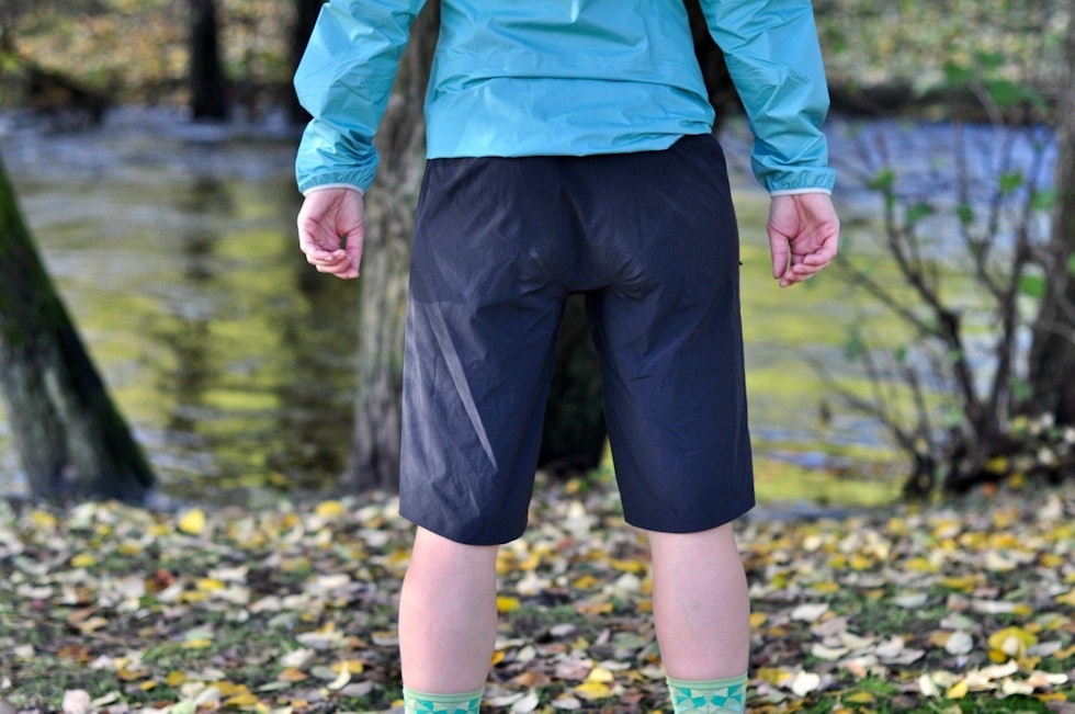 LITT RARE SØMMER: De to sømmene på skrå på rumpa kan gjøre shortsen litt rar i rumpa. 7Mesh Slab shorts