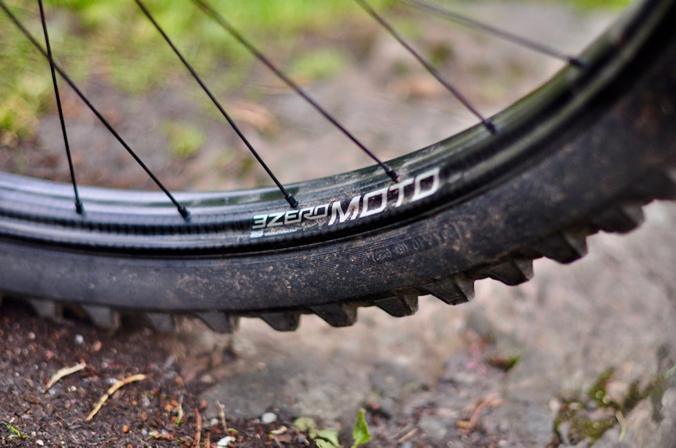 ENKEL BUNN: Zipp 3Moto-felgene har enkel bunn og er konstruert for å flekse for å følge terrenget best mulig. Zipp 3Zero Moto