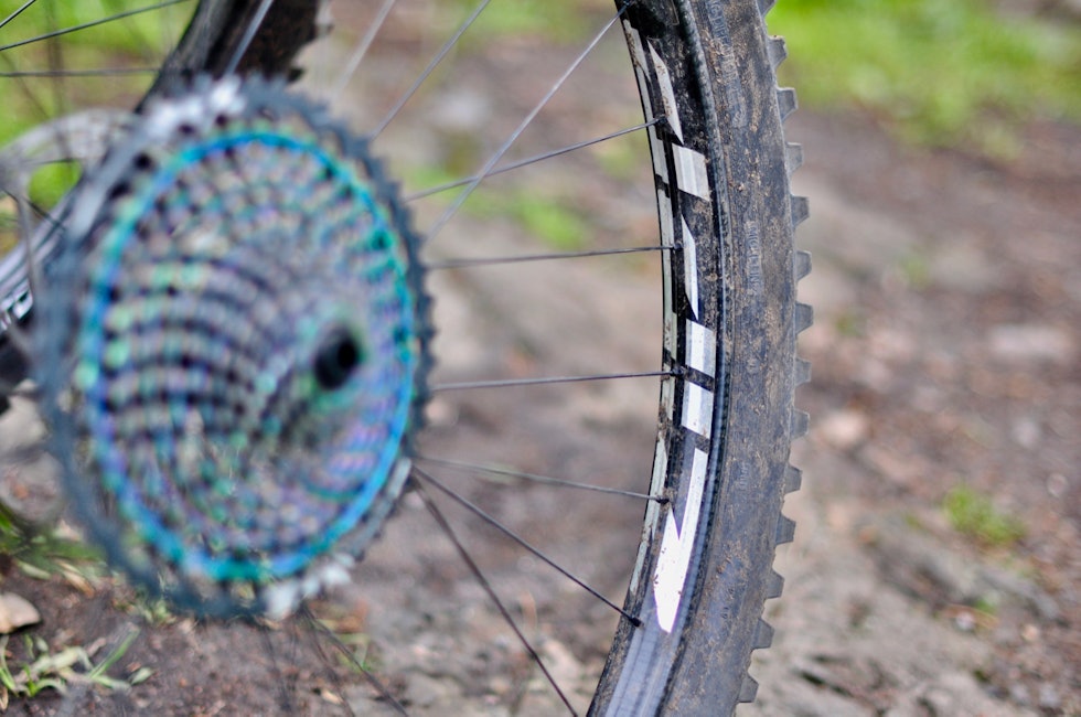 FARGEKOORDINERING: Du kan få Zipp-hjulene med dekaler i mange forskjellige farger. Her med sølv. Zipp 3Zero Moto