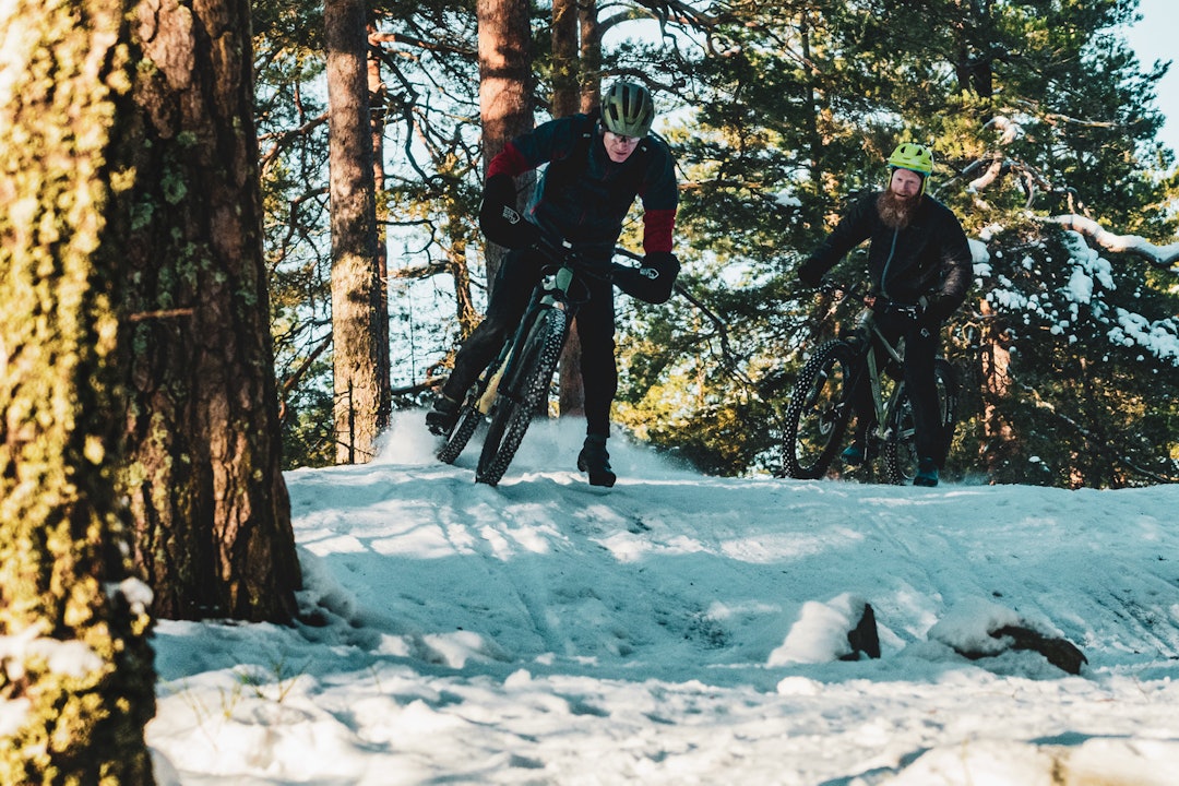 NYE MULIGHETER: Stier som var rufsete og kjipe på sommeren, kan plutselig bli favoritten når snøen kommer og jevner den ut. Bilde: Christian Nerdrum Vintersykling sti