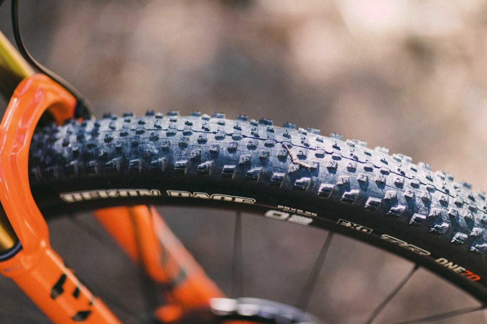 ALLROUNDER: Erik Hægstad er Maxxis test pilot, og har brukt Rekon Race dekket til nær sagt all sykling utenom turene med gjørme. erik hægstad sykkel