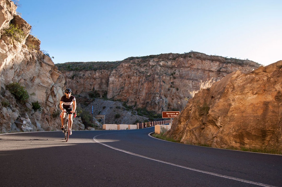 Gå mot nye høyder - kom deg opp i høyden i det unike landskapet på Tenerife. Tenerife LAndevei cycling sykkel