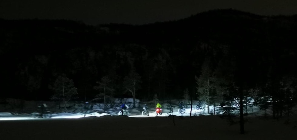 SOSIALT: Fatbikekarusellen i Alta starter med felles gjennomkjøring og løypebefaring. Foto: Ida Marie Bøthun Alta fatbikekarusell