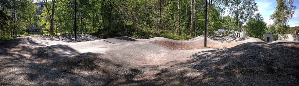 LEKEPLASS: Pumptracken på Ammerud inviterer til leken sykling. Foto: Arna Kristine Lund-Johnsen pumptrack oslo ammerud grorud lillovelo