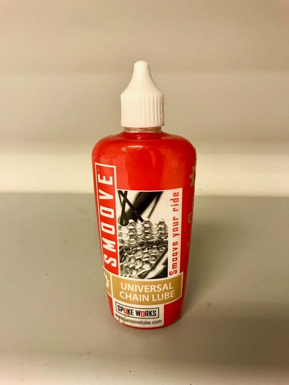 DRØY I BRUK: Vår 120ml flaske har holdt i flere måneder med bruk på flere sykler. DRØY I BRUK: Vår 120ml flaske har holdt i flere måneder med bruk på flere sykler.