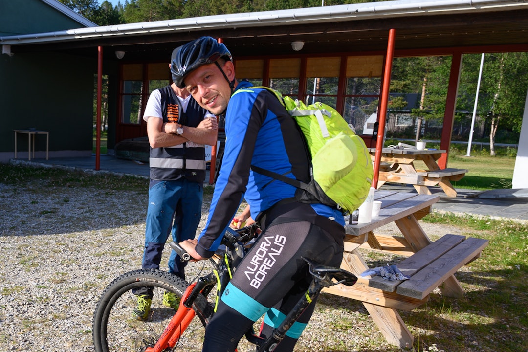 Martin Støvern forteller om gode bein og få problemer underveis på de 70 milene over Finnmarksvidda. Han brukte 62 timer og 49 minutter på rittet. Foto: Morten Broks Martin Støvern forteller om gode bein og få problemer underveis på de 70 milene over Finnmarksvidda. Han brukte 62 timer og 49 minutter på rittet. Foto: Morten Broks