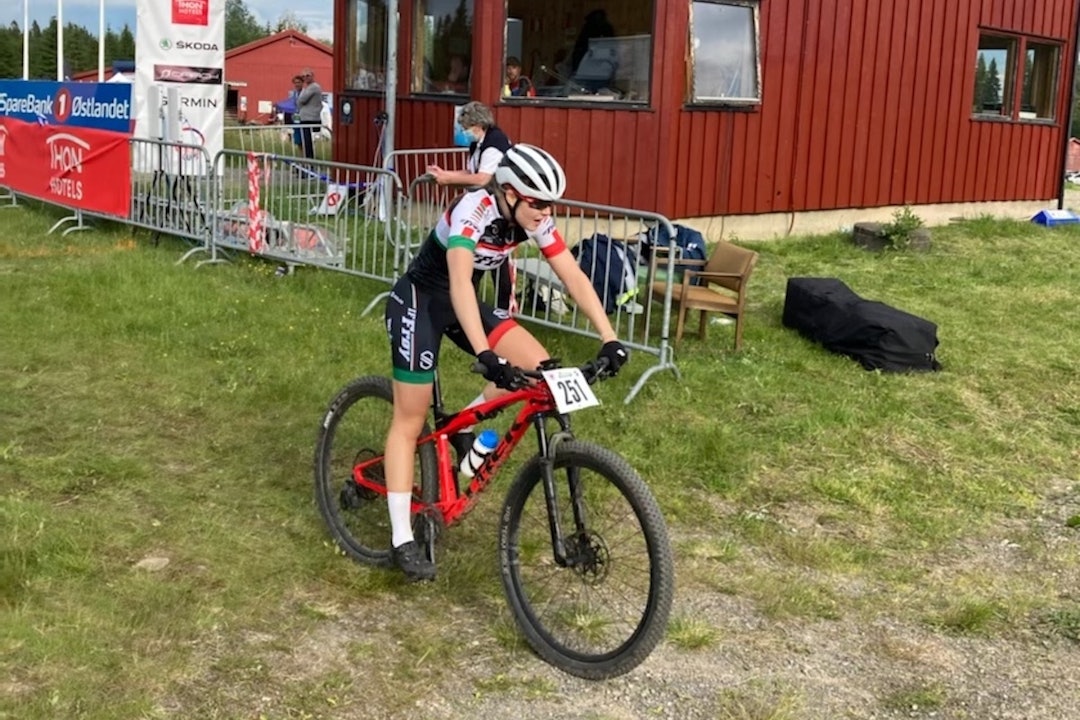 NM-GULL: Oda LaForce forsvarte NM-trøya i rundbane med soleklart seier i årets mesterskap på Veldre Sag. Foto: Jon Erland Fløgstad Oda LaForce vant NM rundbane 2021