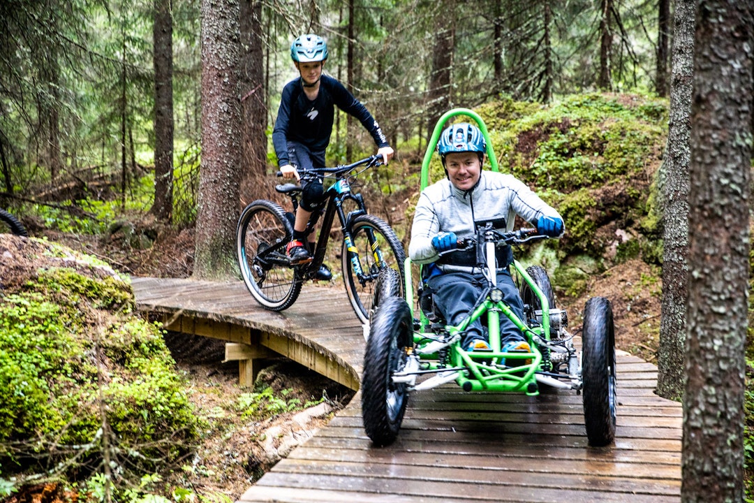 Sigurd Groven stortrives når han kan sykle med familien i Trysil, der han stadig finner nye stier og elementer han kan teste- Foto: Anders Fausko