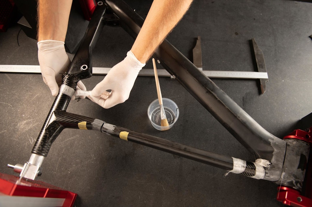 RASKE PROTOTYPER: BMC kan lage sine egne karbonprototyper på kontoret i Sveits. Det gir gode muligheter til å teste mange konfigurasjoner raskt. RASKE PROTOTYPER: BMC kan lage sine egne karbonprototyper på kontoret i Sveits. Det gir gode muligheter til å teste mange konfigurasjoner raskt.