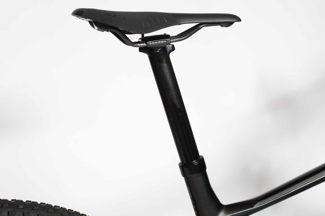 INTEGRERT: BMCs egen RAD-pinne sparer 200-300 gram sammenlignet med vanlige senkepinner, men den lar seg ikke bytte med noen annen pinne. INTEGRERT: BMCs egen RAD-pinne sparer 200-300 gram sammenlignet med vanlige senkepinner, men den lar seg ikke bytte med noen annen pinne.