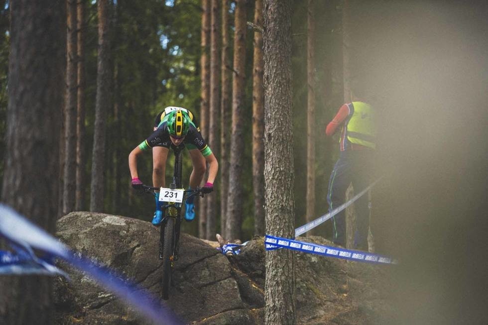 ENDELIG NM: Det så mørkt ut en stund, men det ble til slutt et norgesmesterskap i rundbane. Foto: Kristoffer H. Kippernes nm rundbane 2020