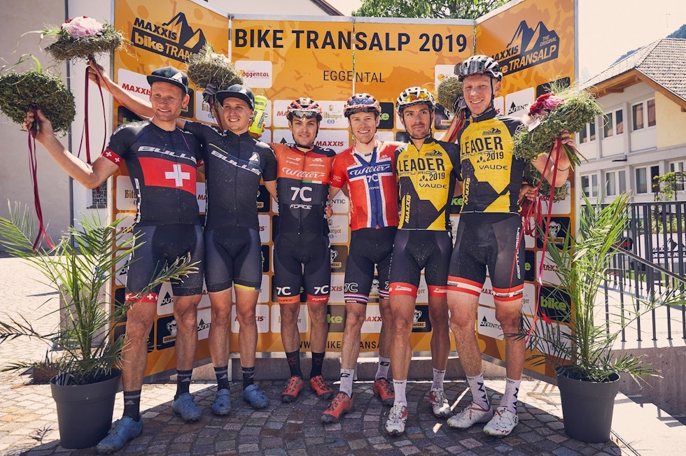 Ole Hem i den norske mesterskapstrlya og makker Marco Rebagliati i Wilier Force 7C vant dagens 92 kilometer lange etappe i TransAlp med fire tideler foran BULLS førstelag med Urs Huber og Simon Stiebjahn og Centaurion Vaude 1 med Daniel Geismeyr og Jochen Käß. Foto: TransAlp Ole Hem i den norske mesterskapstrlya og makker Marco Rebagliati i Wilier Force 7C vant dagens 92 kilometer lange etappe i TransAlp med fire tideler foran BULLS førstelag med Urs Huber og Simon Stiebjahn og Centaurion Vaude 1 med Daniel Geismeyr og Jochen Käß. Foto: TransAlp