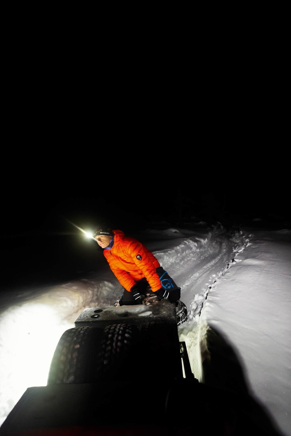 GJENNOMTENKT: Ikke en sving er tilfeldig i den preparerte løypa. Svein Sagbakken har sittet mange timer oppå slodden for å tråkke ned myk snø. stisykling-lillehammer-5