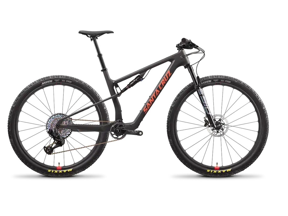 TOPPMODELLEN: Blur i dyreste rittversjon skal veie 10,23 kilo og koste over 100 000 kroner. Santa Cruz Blur 2021