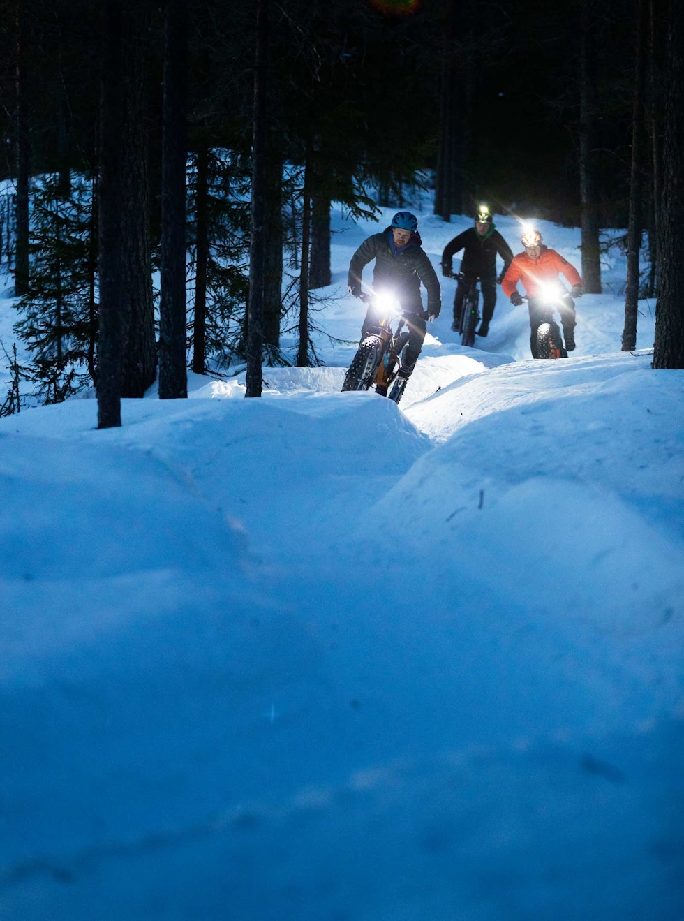 SIDE OM SIDE: Ole Henrik Illenberger leder an, opp en slak klatring i løypenettverket ved Birkebeineren Skistadion. stisykling-lillehammer-6