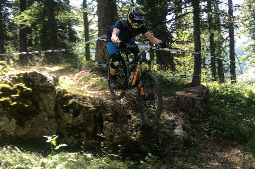 Ols Jåvold Landmark var innom topp-15 på flere etapper siste dag av Enduro World Series i Frankrike. Foto: Even Jåvold Landmark Ols Jåvold Landmark var innom topp-15 på flere etapper siste dag av Enduro World Series i Frankrike. Foto: Even Jåvold Landmark