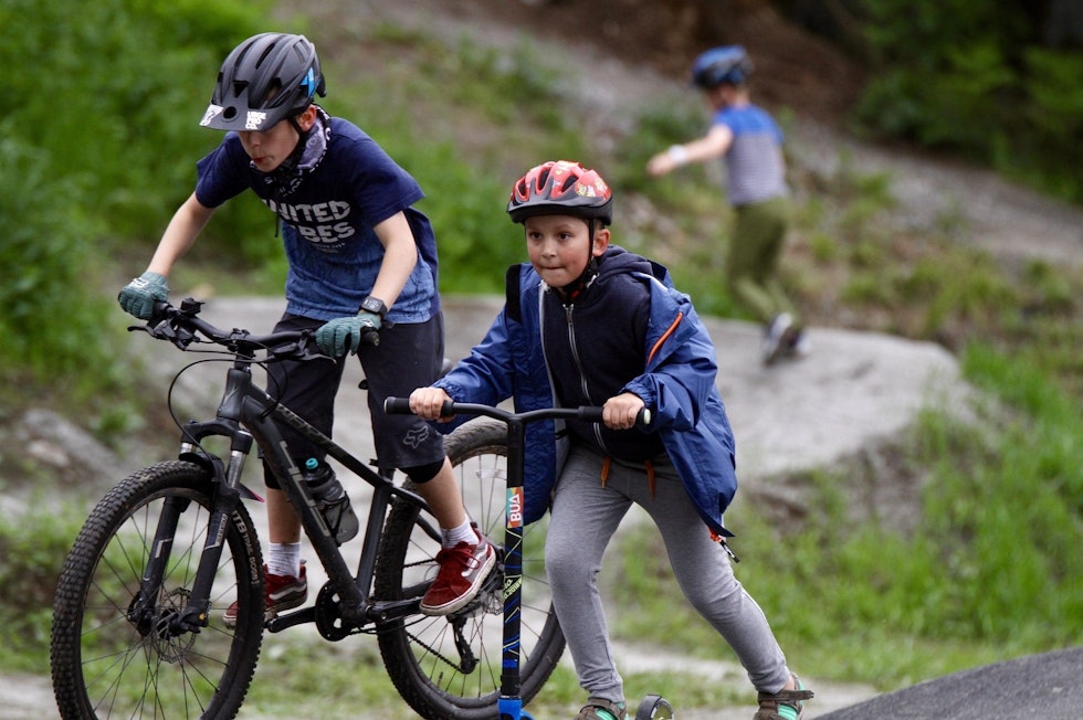Pumtracken på Siggerud kan brukes av både vanlige sykler så vel som sparkesykler. Foto: Magnus Gulliksen/Østlandets Blad Pumtracken på Siggerud kan brukes av både vanlige sykler så vel som sparkesykler. Foto: Magnus Gulliksen/Østlandets Blad