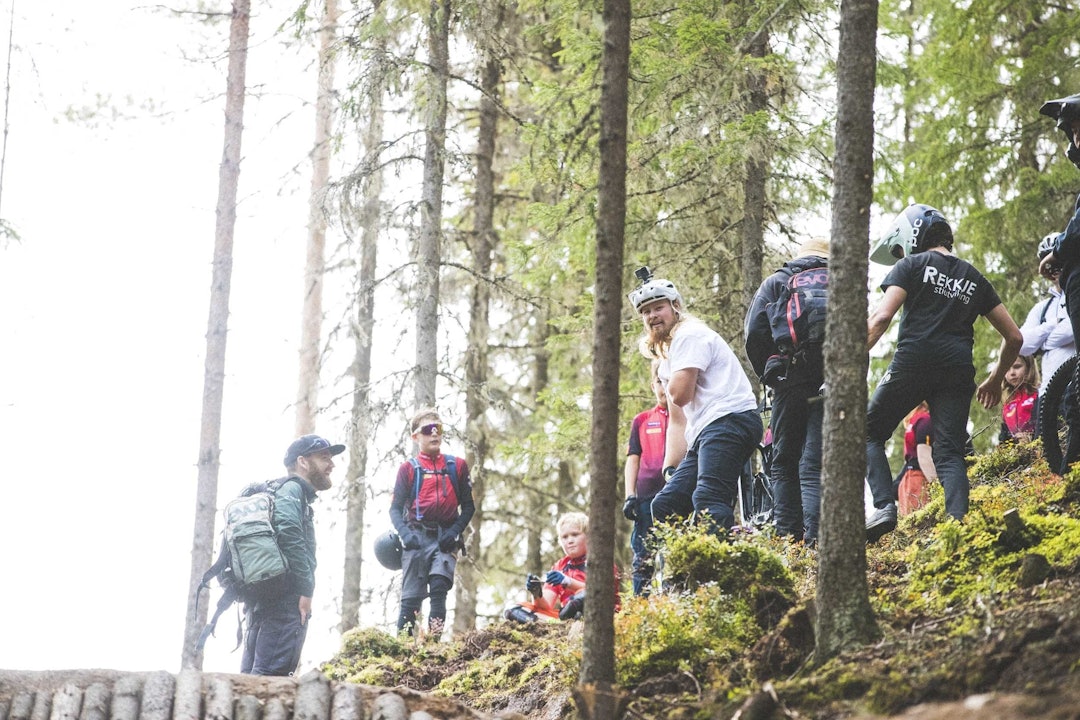 PÅ NETT: Olve Norderhaug fra Trysil Bike Arena, her i samtale med Brage Vestavik, inviterer til live-sending på nett. Foto: Kristoffer H. Kippernes. olve norderhaug trysil bike arena