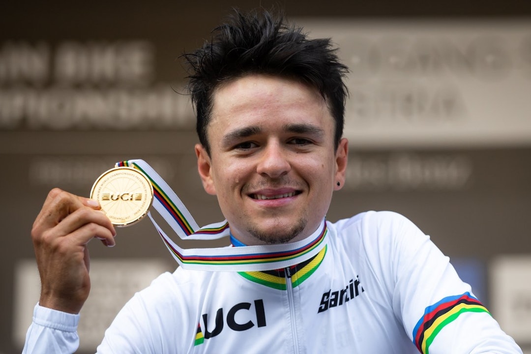 IMPONERTE: Regjerende U23-verdensmester Tom Pidcock jobbet seg opp fra 11.startrekke til femteplass på verdenscupåpningen i rundbane i Albstadt. Foto: UCI Tom Pidock VM 2020