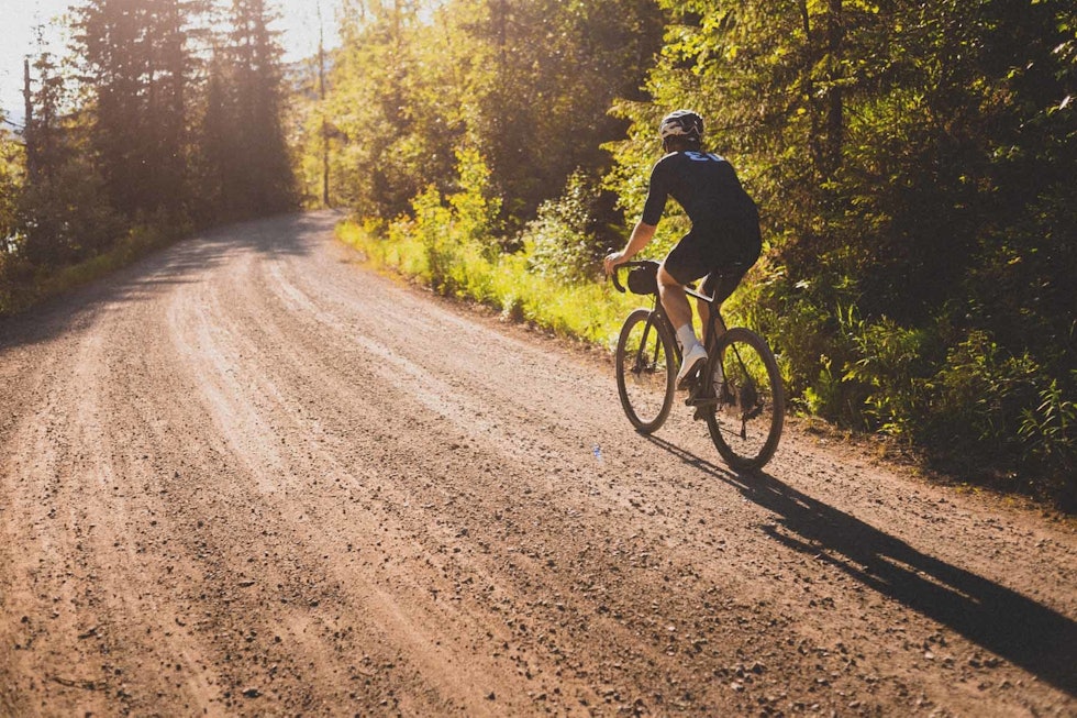 POPULÆRT: Grusveiene inn til Kikutstua fra Maridalen og Sørkedalen er populære og ofte brukt av syklister. Nå kan overnattende gjester på Kikut snart kunne bruke egen ladestasjon til batteriene. Foto: Kristoffer H. Kippernes elsykkel ladestasjon kikut nordmarka