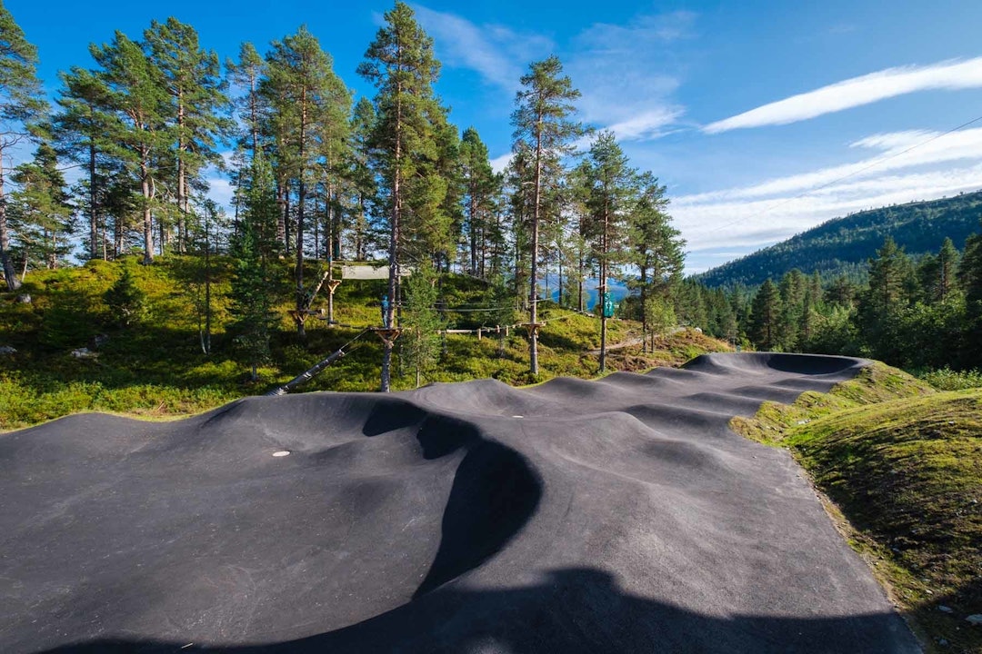 FLERE MULIGHETER: Pumptracken i Stryn gir flere muligheter for syklistene. Foto: Ole Eltvik FLERE MULIGHETER: Pumptracken i Stryn gir flere muligheter for syklistene. Foto: Ole Eltvik
