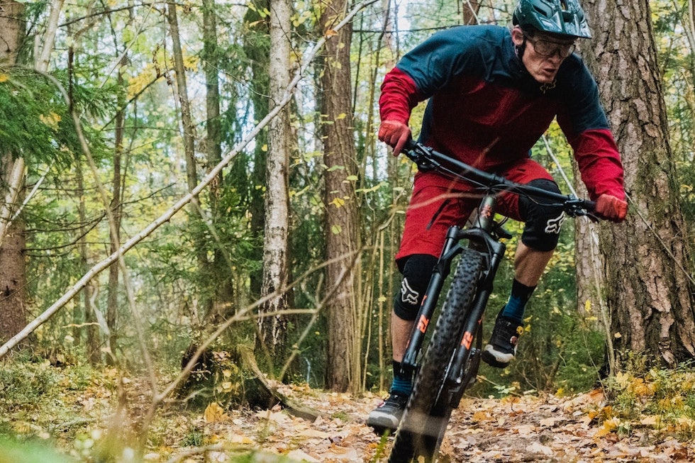 STILEK: Med lang vandring i dempergaffelen og stiv hekk blir stisyklingen mer direkte enn med en fulldemper. Foto: Christian Nerdrum Stisykling med hardtail