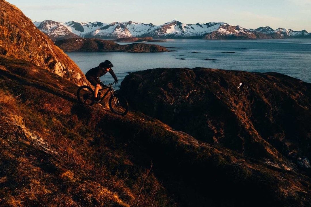 GODE UTSIKTER: Værmeldinga de kommende dagene for Tromsø ser lys ut. Det er det bare å utnytte. Foto: Sjur Melsås stisykling tips tromsø