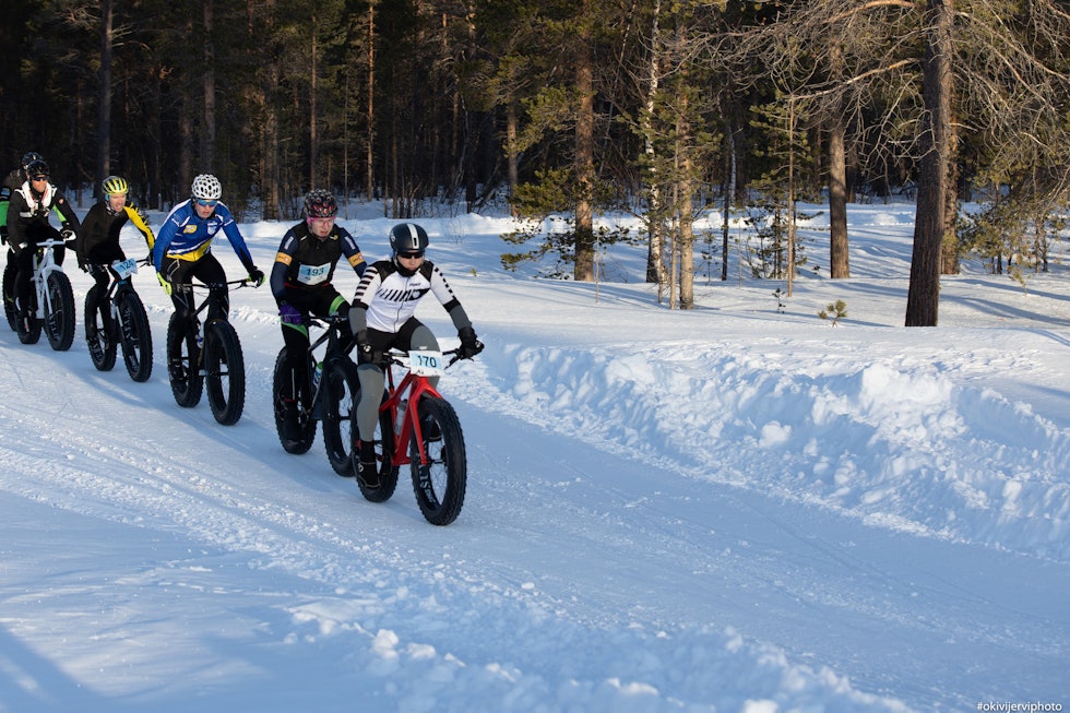 Daniel Boberg Leirbakken i front underveis på Arctic Alta Fatbike søndag. Foto: Ole Kristian Kirvijervi Teten i Arctic Alta Fatbike 2020